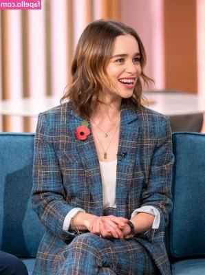 Emilia Clarke [ emilia-clarke ] - Don't forget to tip your favorite chubby milf so I can keep creating