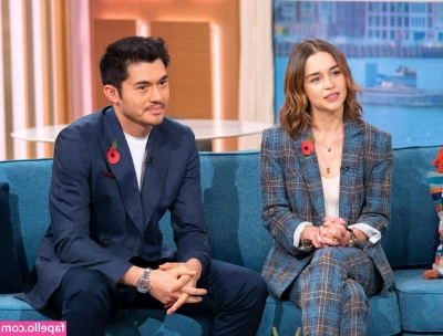 Emilia Clarke [ emilia-clarke ] - I'm watching Netflix on my laptop and notice you looking at me from