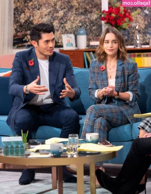 Emilia Clarke [ emilia-clarke ] - New dress   52 seconds of me fingering my pussy so hard  I need dick 