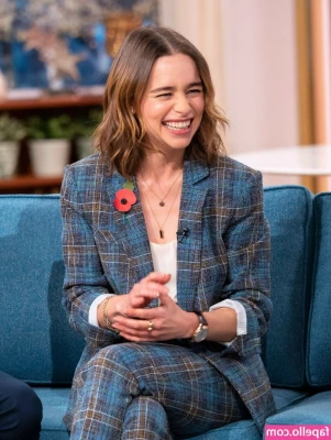 Emilia Clarke [ emilia-clarke ] - BLACK SMALL ASS GAY HAVING FUN TIME