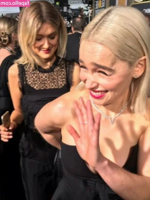 Emilia Clarke [ emilia-clarke ] - On vacation