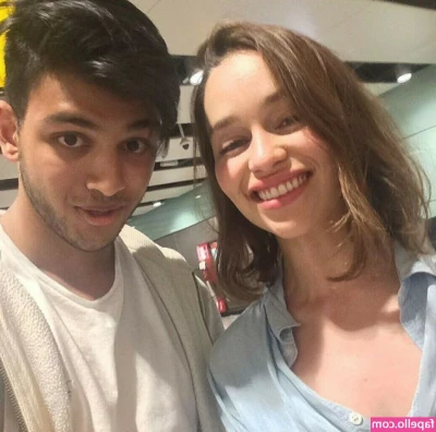 Emilia Clarke [ emilia-clarke ] - Keep swiping daddy  tip for instant access to video or check dm for