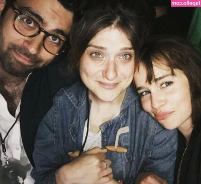 Emilia Clarke [ emilia-clarke ] - hehe mommy’s open 4 breeding 🪧  srsly loving this set 🥺