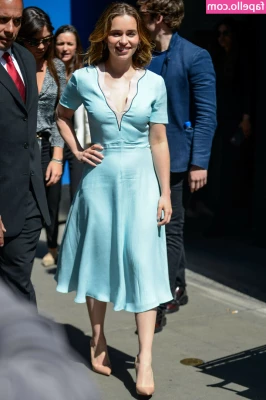 Emilia Clarke [ emilia-clarke ] - Horny and hungry…. For cock 🐔