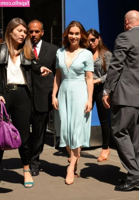 Emilia Clarke [ emilia-clarke ] - When your tryna take cute booty pics but you realize your whole tit