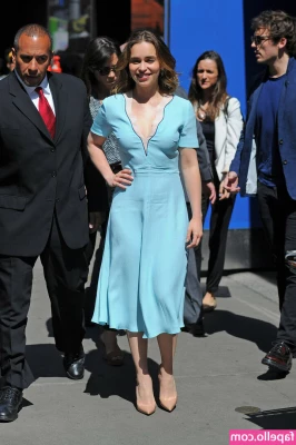 Emilia Clarke [ emilia-clarke ] - Morning booty jiggles