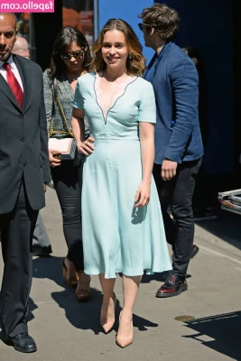 Emilia Clarke [ emilia-clarke ] - I am a dirty and very perverted boy 🍆🔥💫