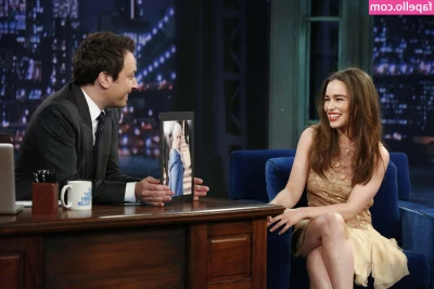 Emilia Clarke [ emilia-clarke ] - Varías fotos de las cogidas que me da Carlos