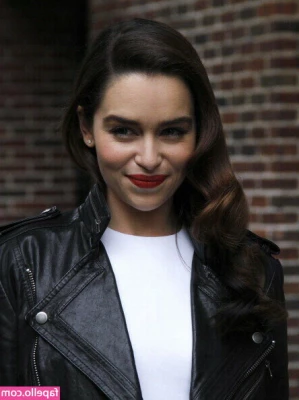 Emilia Clarke [ emilia-clarke ] - Do we want more black and white photos? 😘