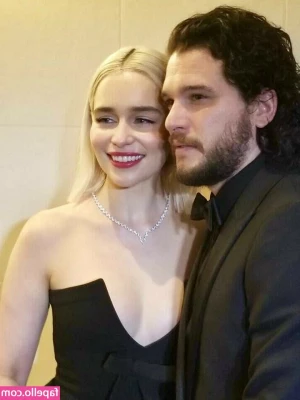 Emilia Clarke [ emilia-clarke ] - Who likes to play