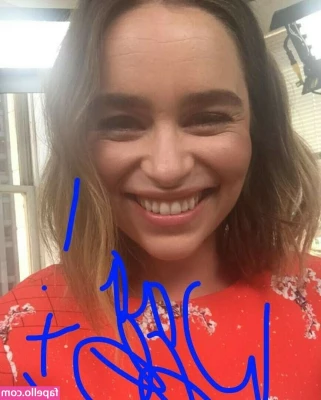 Emilia Clarke [ emilia-clarke ] - b🍈🍈bies or b🍑🍑ty??