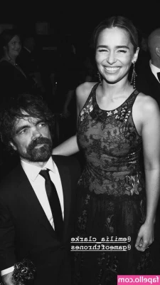 Emilia Clarke [ emilia-clarke ] - Bring Blumen Mit