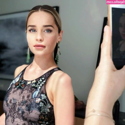 Emilia Clarke [ emilia-clarke ] - The feet you want to wake up next to   Subscribe for more  I can t