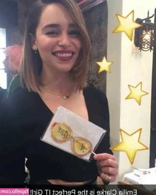 Emilia Clarke [ emilia-clarke ] - Long day for meee 😬