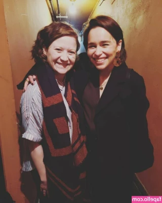 Emilia Clarke [ emilia-clarke ] - Pronto subiremos contenido para adulto con una chica muy sensual  