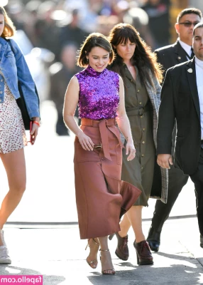 Emilia Clarke [ emilia-clarke ] - wanna lay together    catch me live on cb tonight