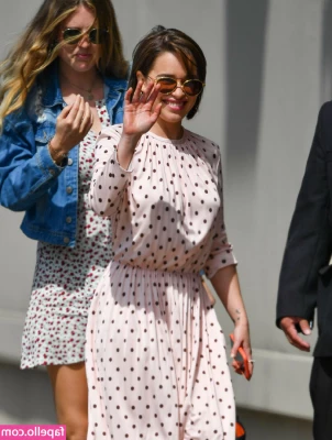 Emilia Clarke [ emilia-clarke ] - me or the view?