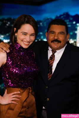 Emilia Clarke [ emilia-clarke ] - Mrs. Claus really wants you to unwrap your present early 🎁