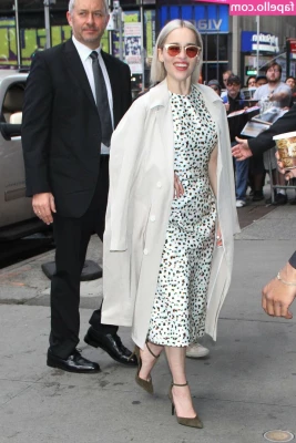 Emilia Clarke [ emilia-clarke ] - Got new photos of me  send me a DM