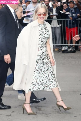 Emilia Clarke [ emilia-clarke ] - Good evening everyone  Anyone getting laid tonight  If not  are you