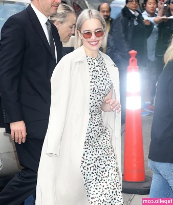 Emilia Clarke [ emilia-clarke ] - Who wants to video chat with me dm me for a booking this Sunday  Let