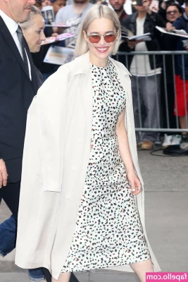 Emilia Clarke [ emilia-clarke ] - Cum see what all the fuss is about