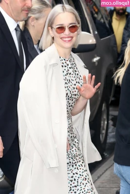 Emilia Clarke [ emilia-clarke ] - Black and white   or normal tiddies