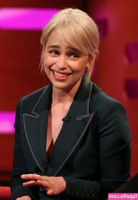 Emilia Clarke [ emilia-clarke ] - I love smoking a joint in the sunshine 🌞