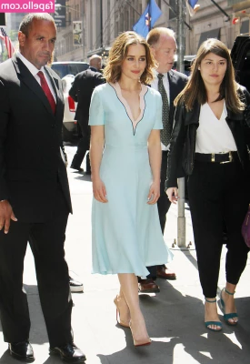 Emilia Clarke [ emilia-clarke ] - quickies before going out >>>