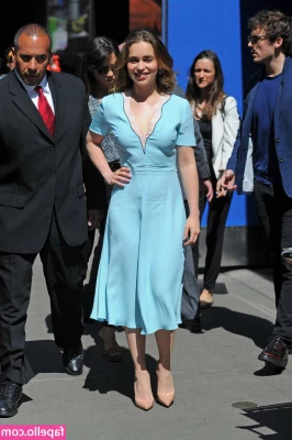 Emilia Clarke [ emilia-clarke ] - Tip me $30 and we will sext right now until 11pm😘😘