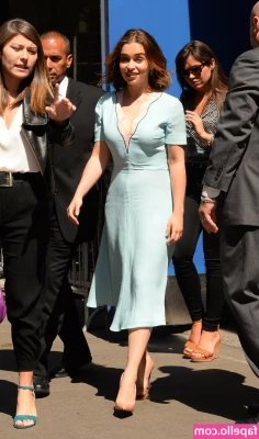 Emilia Clarke [ emilia-clarke ] - Who wants to see the whole tape