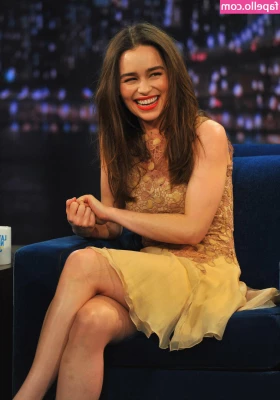 Emilia Clarke [ emilia-clarke ] - Feeling sexy