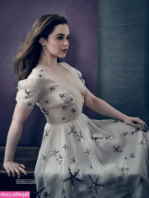 Emilia Clarke [ emilia-clarke ] - Happy Titty Tuesday !! 🍒 Tip $6 if you want to see these tits !!