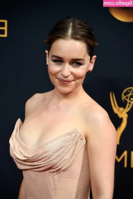 Emilia Clarke [ emilia-clarke ] - ⭐️ MY VIP PAGE IS WHERE THE GOLD IS! ⭐️ So many new GG, BG,