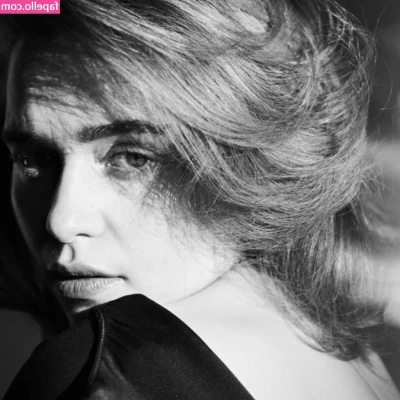 Emilia Clarke [ emilia-clarke ] - Blonde is better