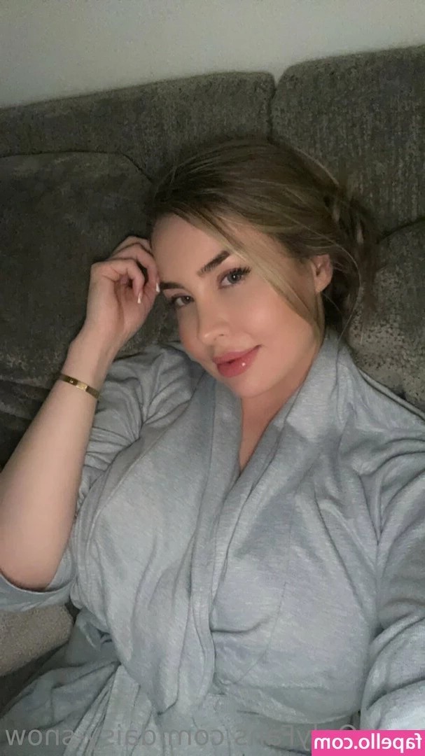 daisy-snow - Who wanna suck the other tittie while I do this one