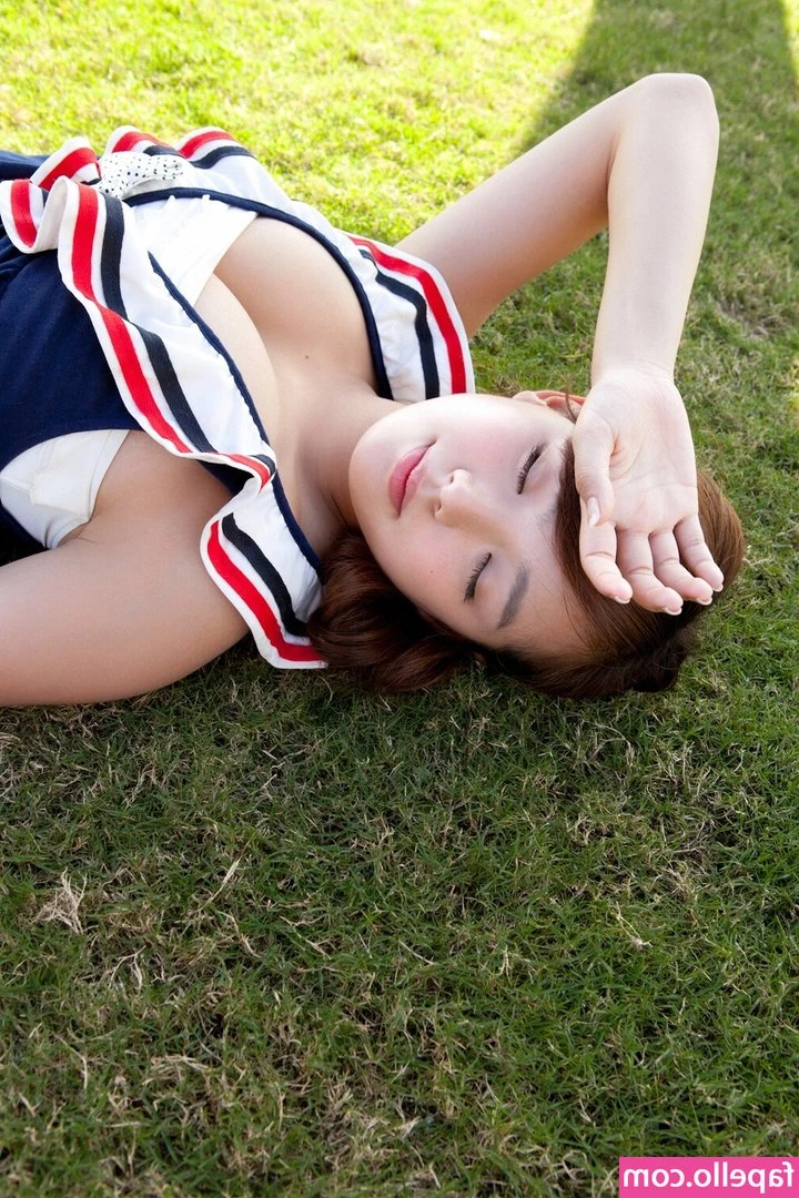 Ai Shinozaki [ ai-shinozaki ] - QUANTO MI PIACE LECCARE IL GELATO🍦😜😜😏❤️❤️💦 
