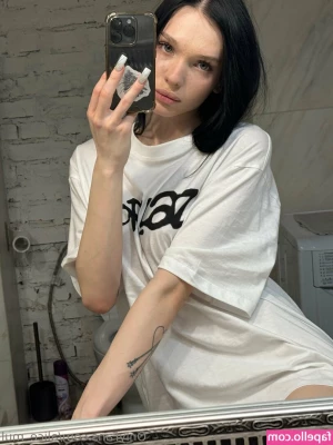 alice_mul [ alice-mul ] - Can I paint your dick with my lipstick