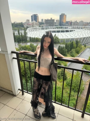 alice_mul [ alice-mul ] - Exclusive photos of my USA trip... Have lots of outfits with me...