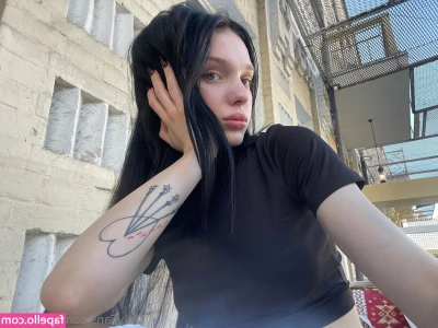 alice_mul [ alice-mul ] - Just hanging around 🤭 En oo ehtinyt käydä kun pyörähtämässä