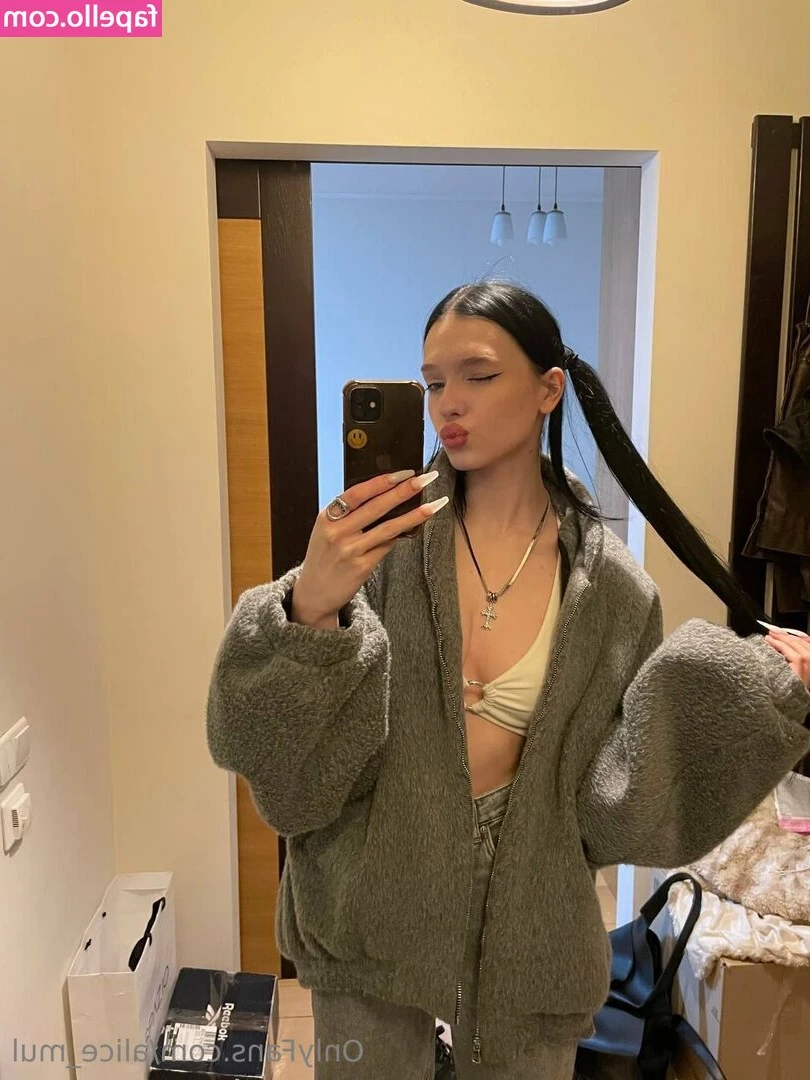 alice_mul [ alice-mul ] - You know I love being fucked next to a pretty lit city view   woke up