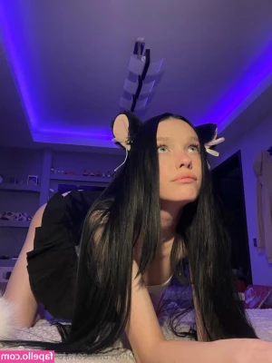 alice_mul [ alice-mul ] - Happy Hump Day  In this video  I play with sterile surgeon gloves 