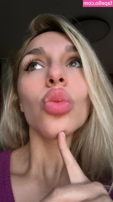 devil_missy [ devil-missy ] - Who d love to bend me over in the kitchen
