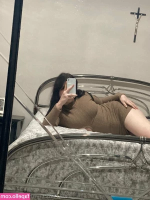 ilysm_yeyy [ ilysm-yeyy ] - Freshly waxed  Who wants the wax