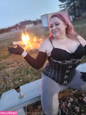 chloenastarchild - Come take a Christmas bath with me 🛁🎄✨