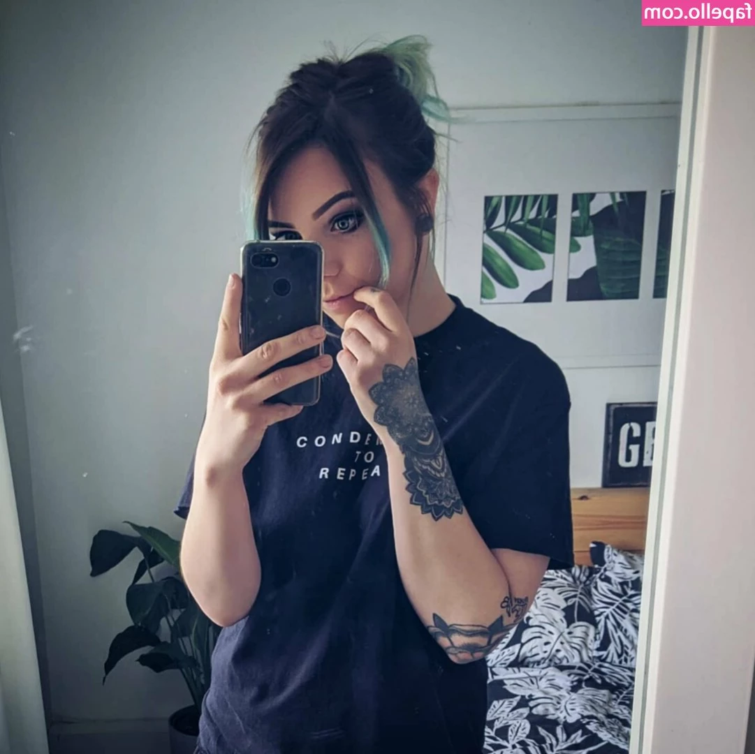 freeannalee - Good morning loves! I hope you have a wonderful day! 😘