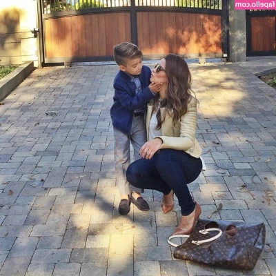 Luísa Fernanda [ lusa-fernanda ] - turning on my bf by taking nudes worked very well  when i walked back