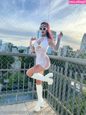 barbikush - Playing with a Jeep  Part 1  - Here s part 1 of 18 pictures of my