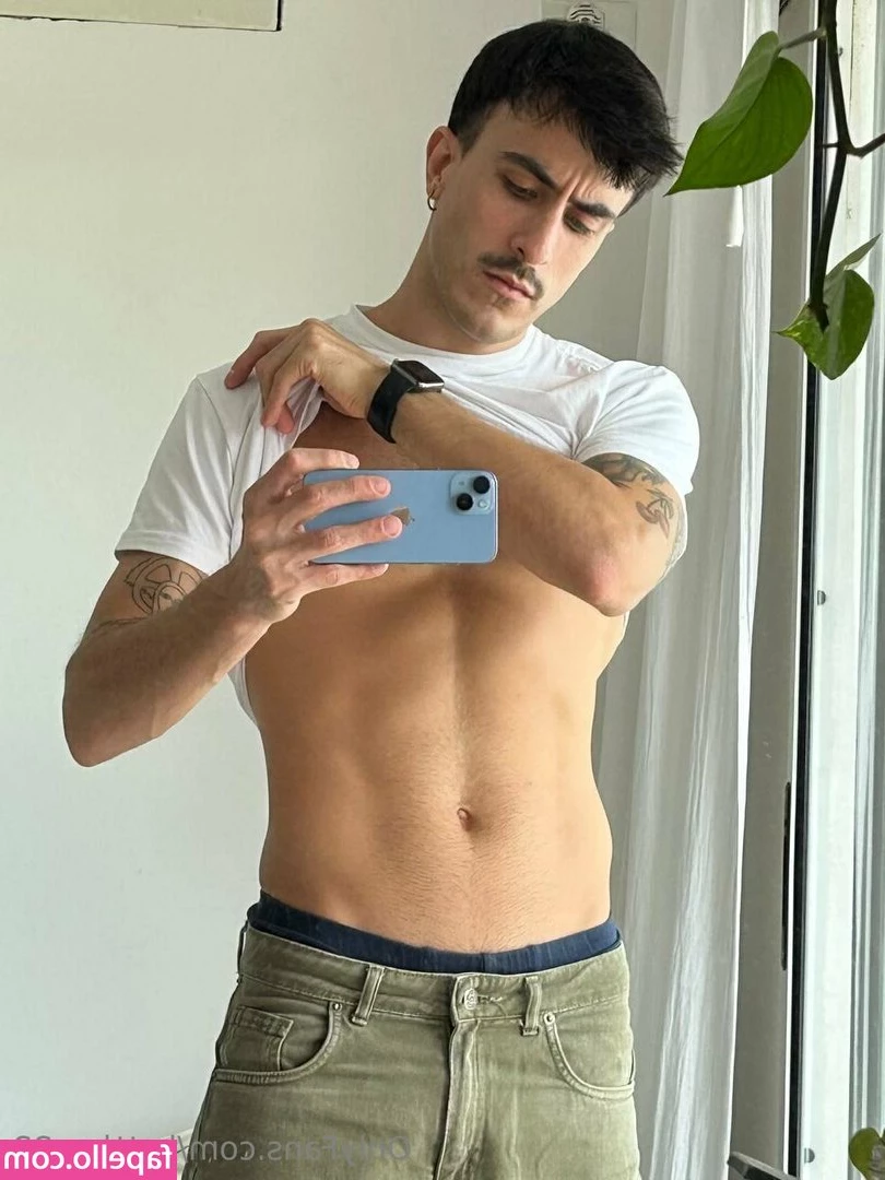 hottboy22 - last pics (and a little clip at the end if you swipe) from this super