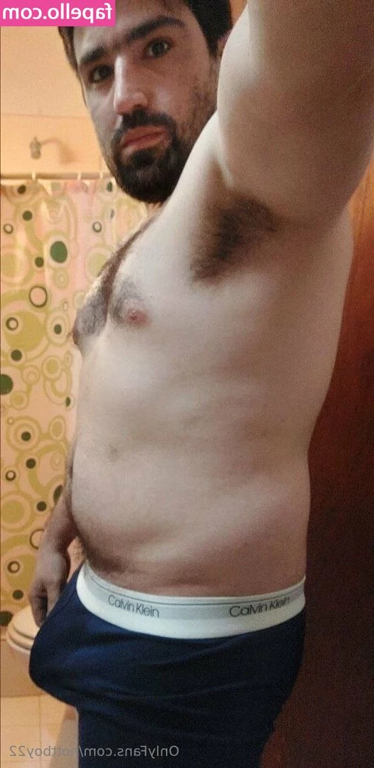 hottboy22 - My love, watch me moving my body sexy while I get naked for you!